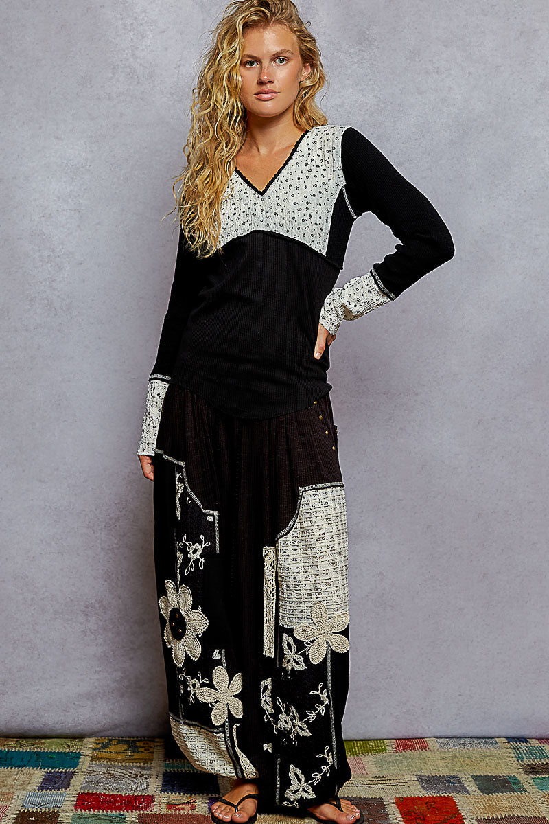 Black Floral Contrast V-Neck Top
