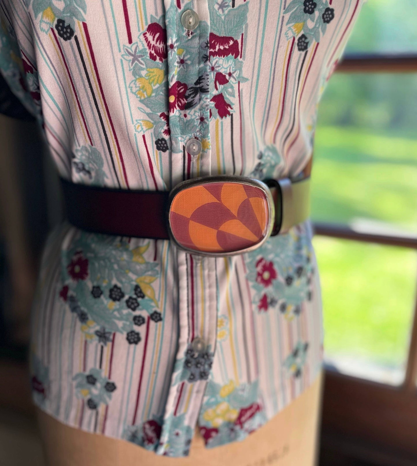 Belt buckle, groovy - vintage wallpaper, 70's inspired retro