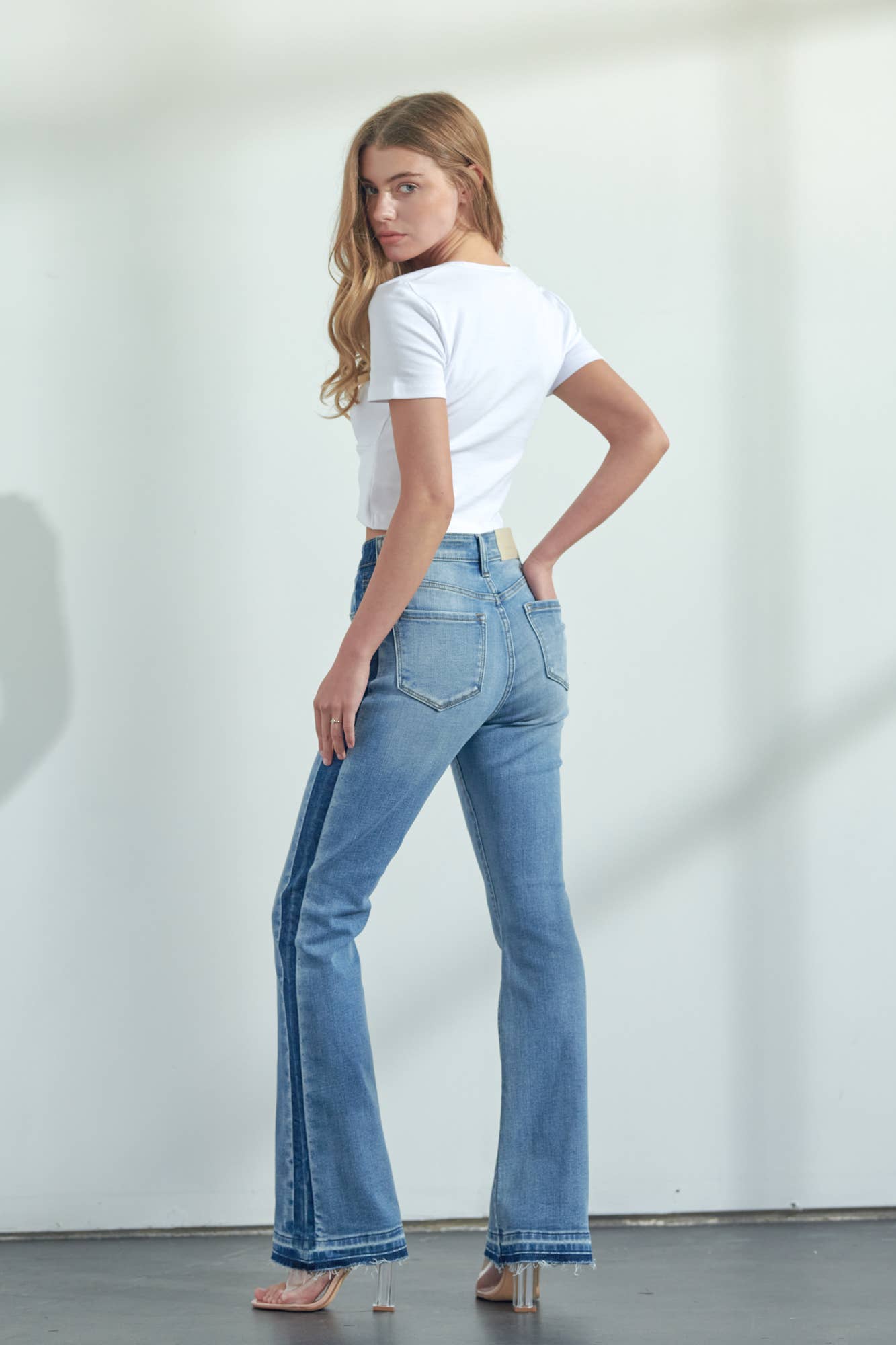 HIGH RISE STRETCH BOOTCUT W/RELEASED HEM & SIDE SHADOW JEANS