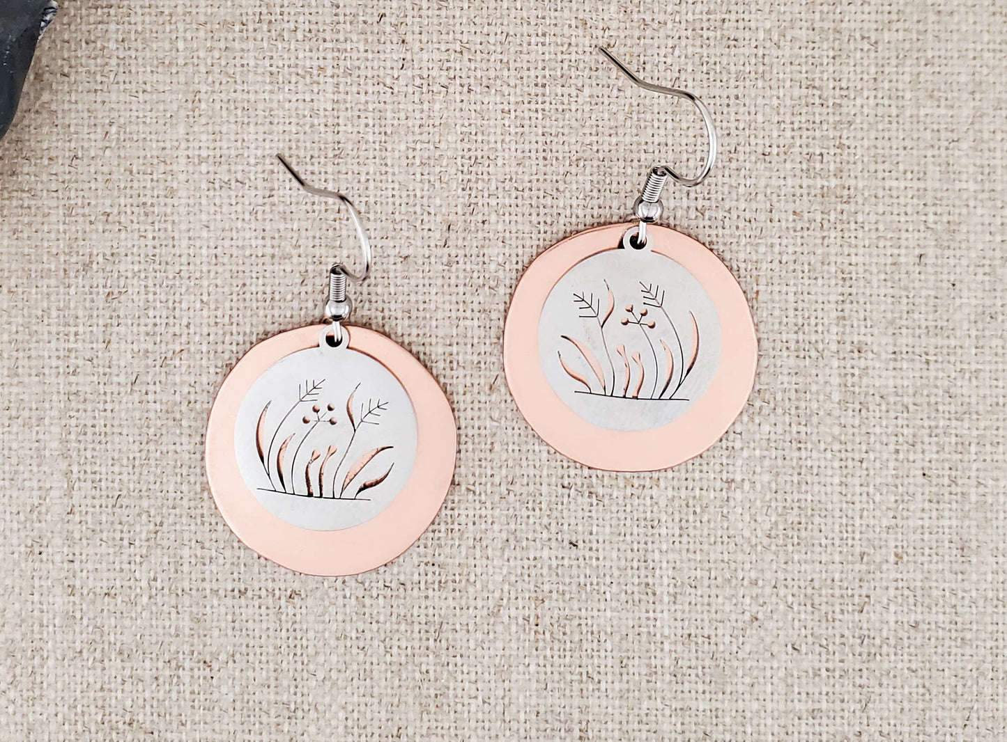 Stainless and Copper
Flower Circle Layered Earrings