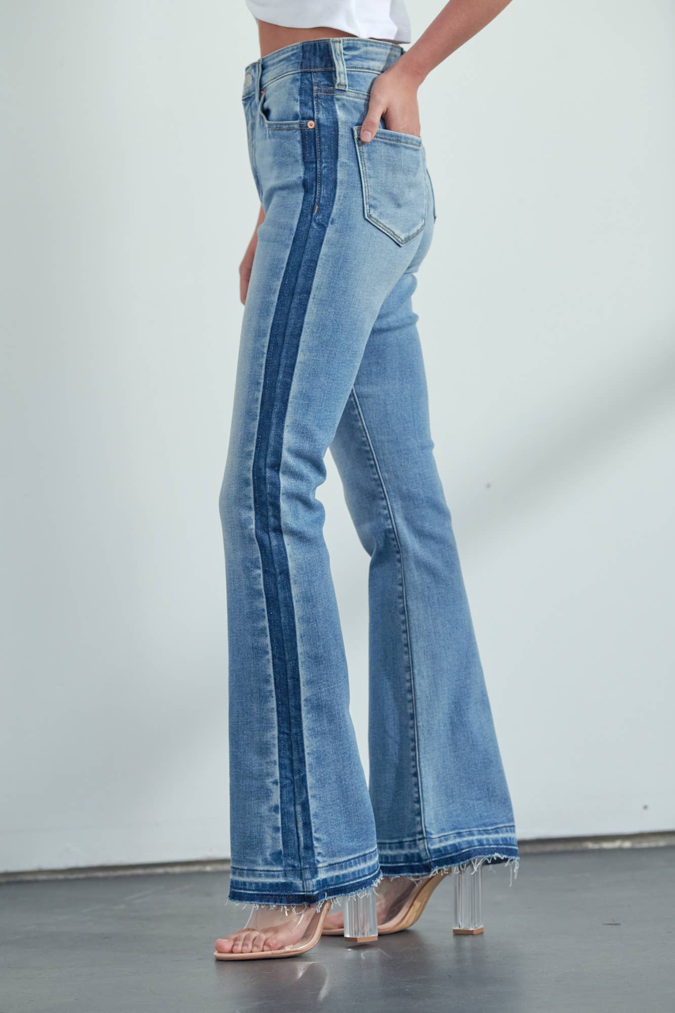 HIGH RISE STRETCH BOOTCUT W/RELEASED HEM & SIDE SHADOW JEANS
