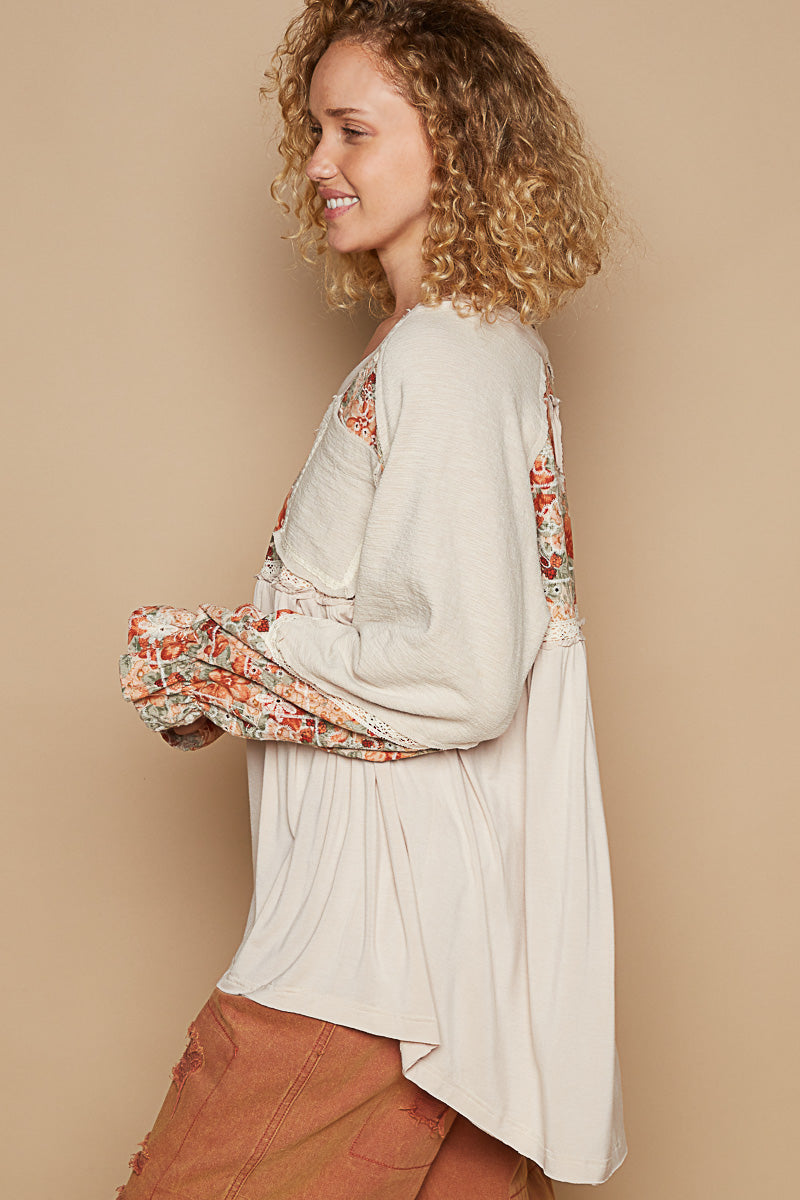 Charming Floral V-Neck Balloon Sleeve Top
