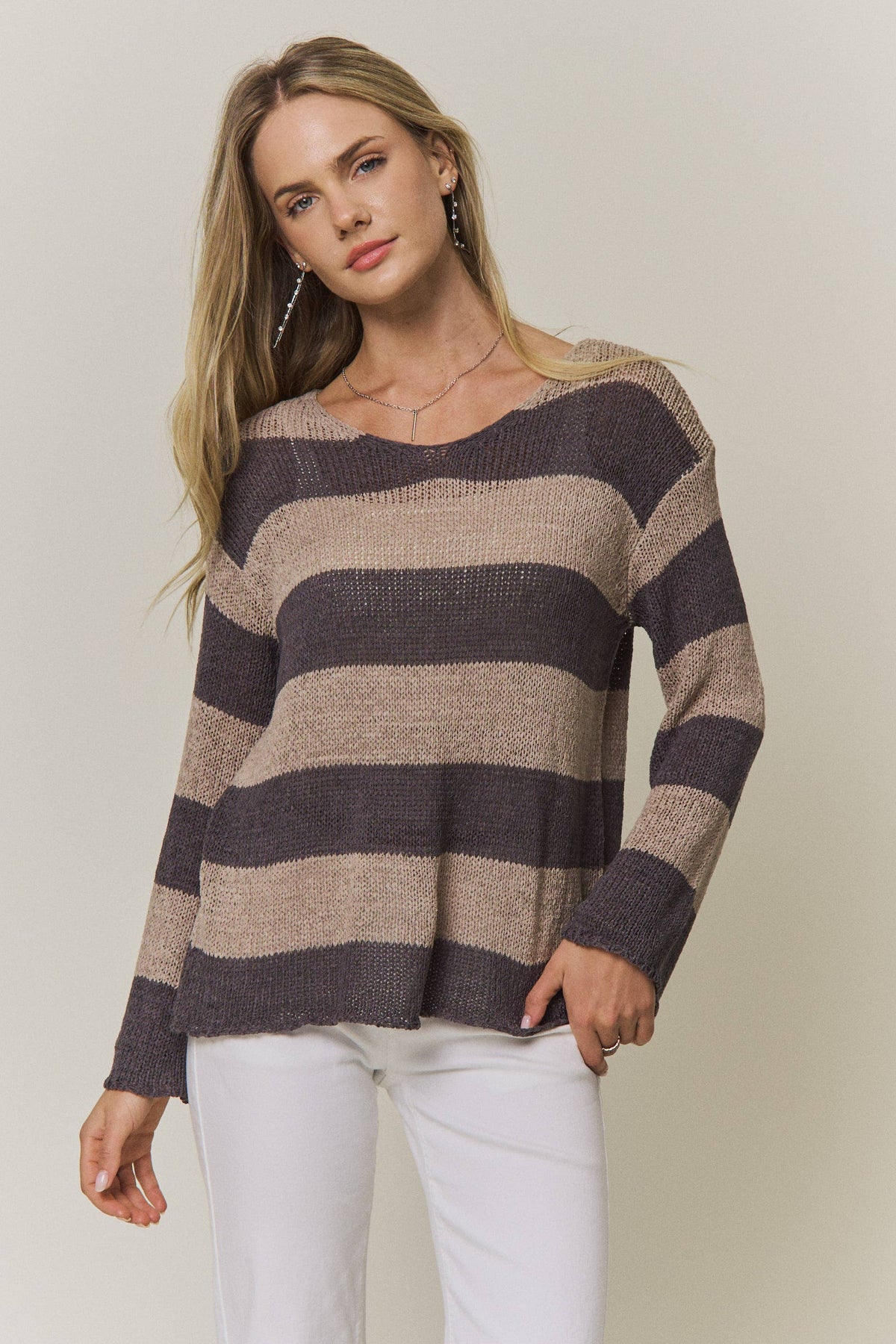 STRIPED LIGHTWEIGHT KNIT SWEATER