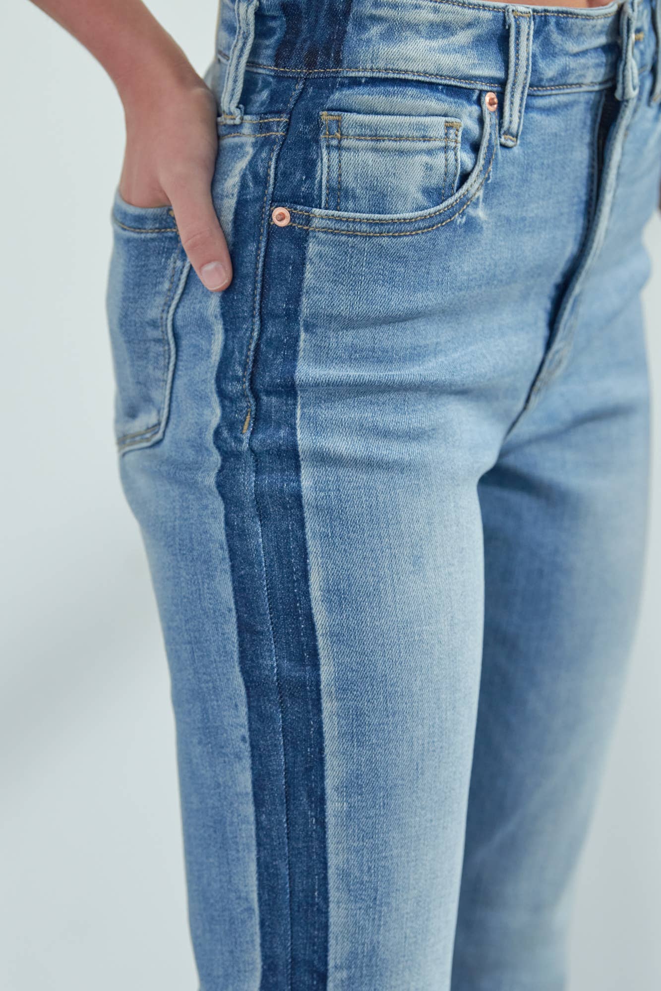 HIGH RISE STRETCH BOOTCUT W/RELEASED HEM & SIDE SHADOW JEANS