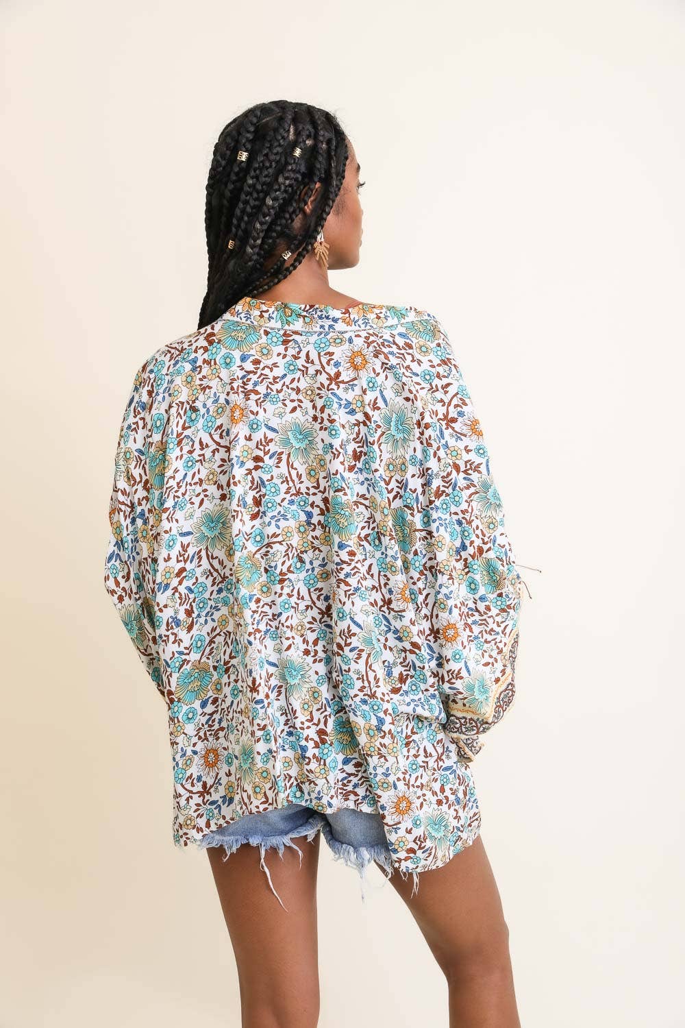 Lightweight Floral Kimono Wrap – Bohemian Charm & Comfort ☀️