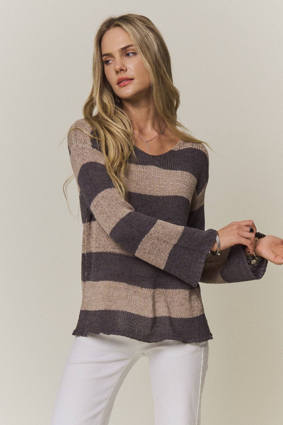 STRIPED LIGHTWEIGHT KNIT SWEATER