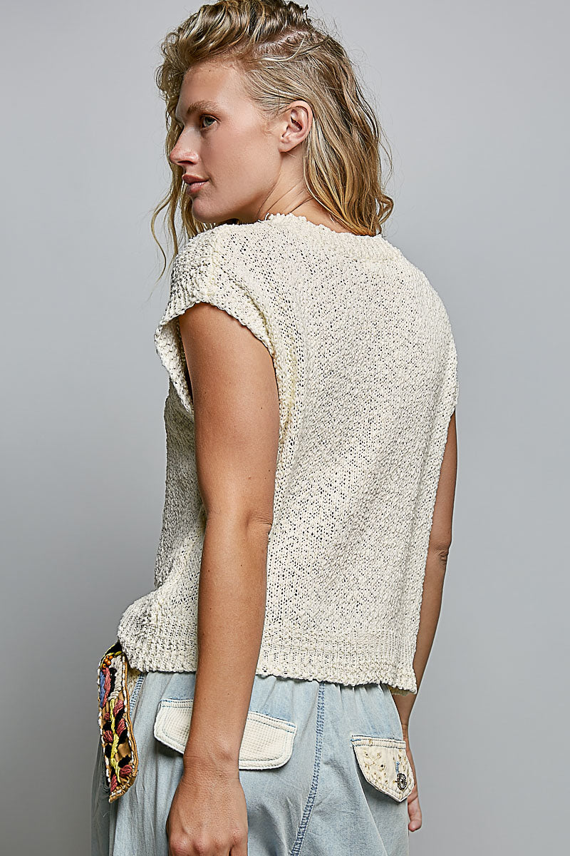 Round Neck Sleevless Sweater